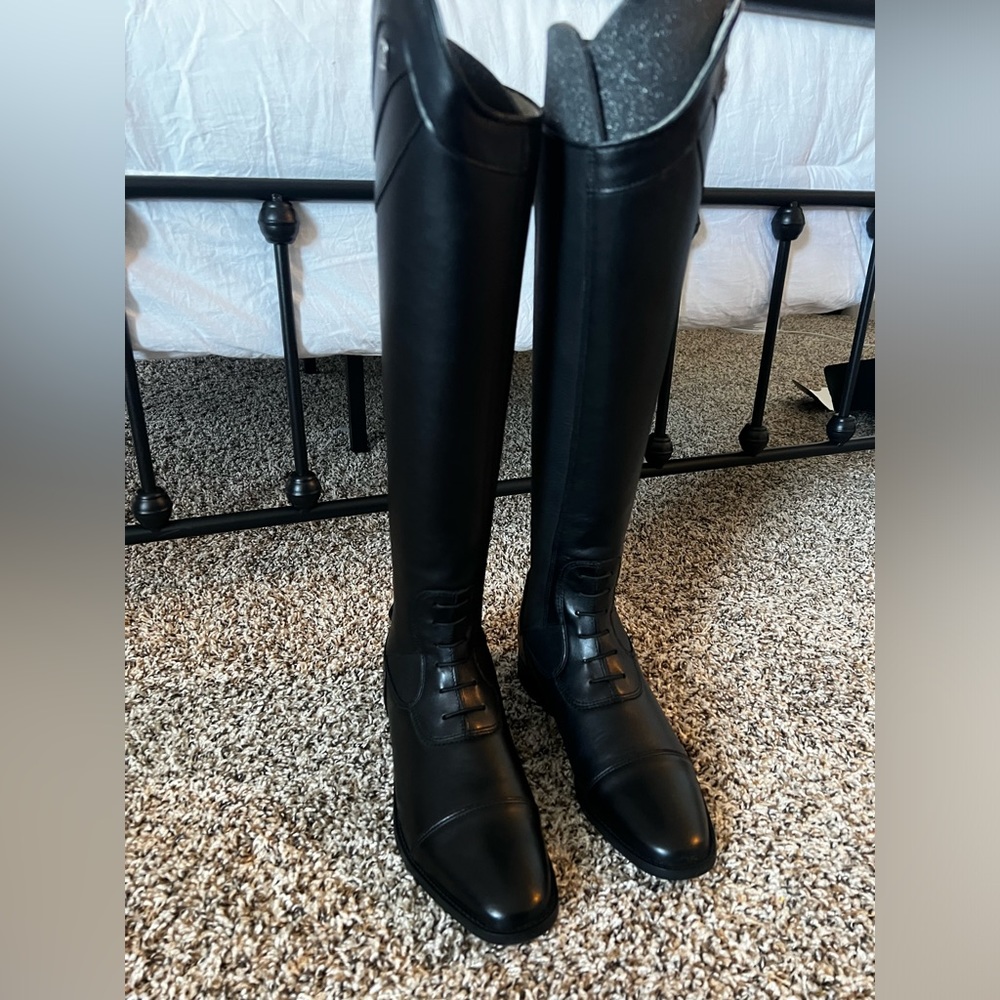 NIB Women’s Cavallo Linus Slim Tall Boots